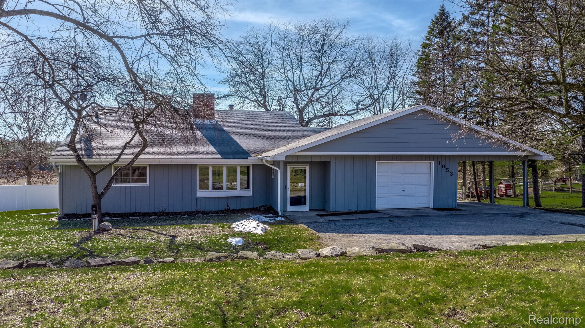 1653 West Hunters Creek Road Lapeer, MI 48446 - Photo 2 of 41 Gallery Image 2