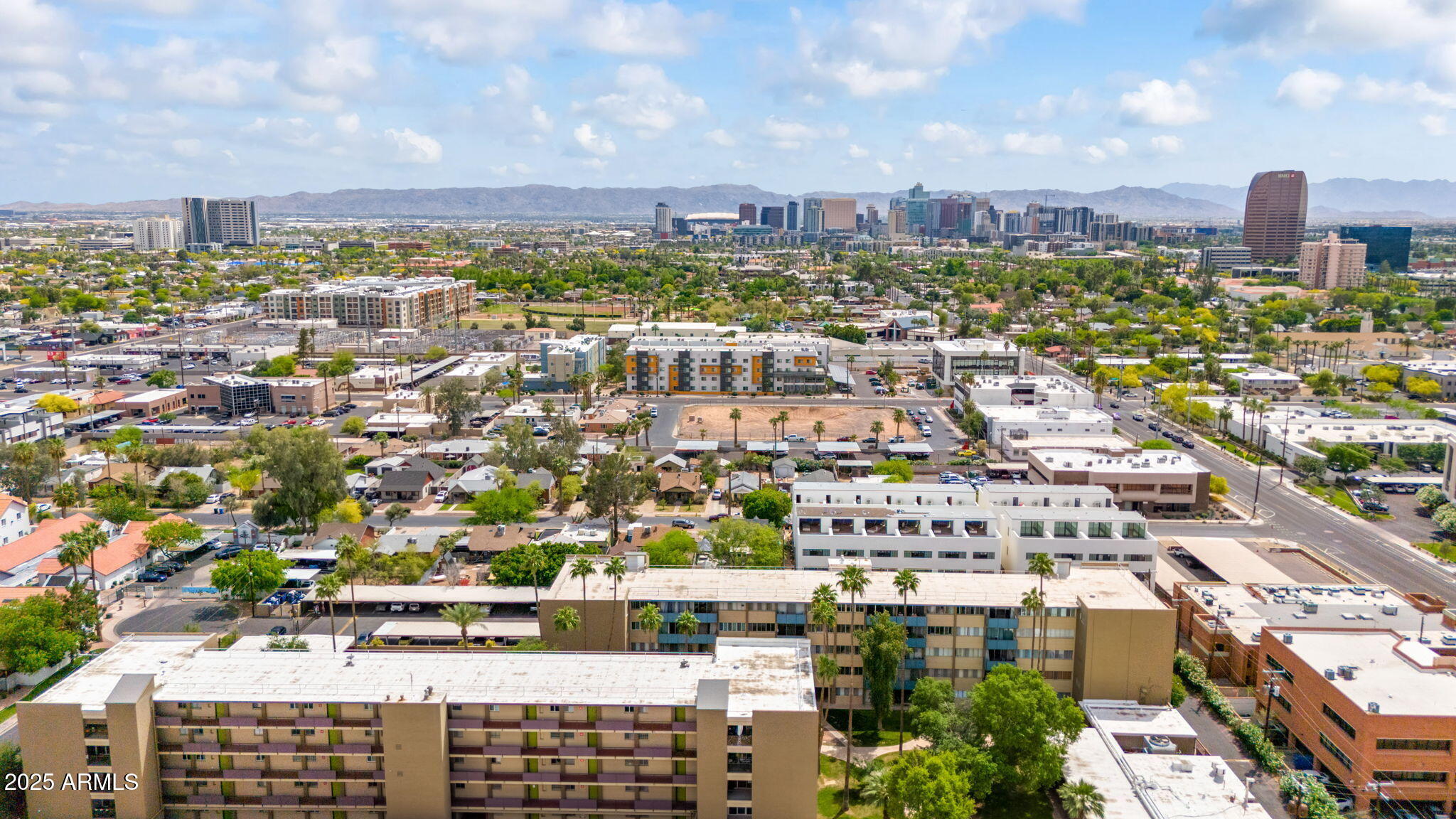 349 East Thomas Road, Unit E401 Phoenix, AZ 85012 - Photo 30 of 33 32-web-or-mls-34