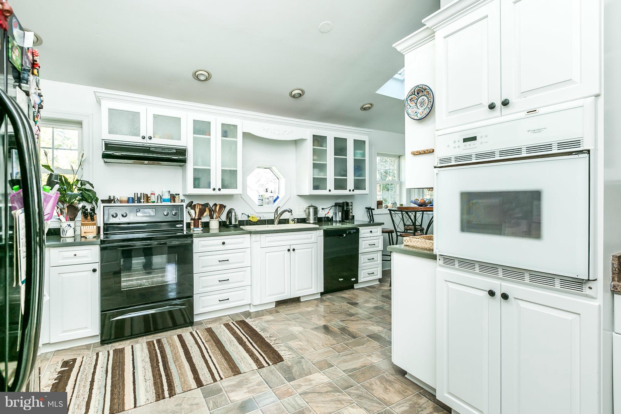 5700 Pimlico Road Baltimore, MD 21209 - Photo 15 of 30 Kitchen