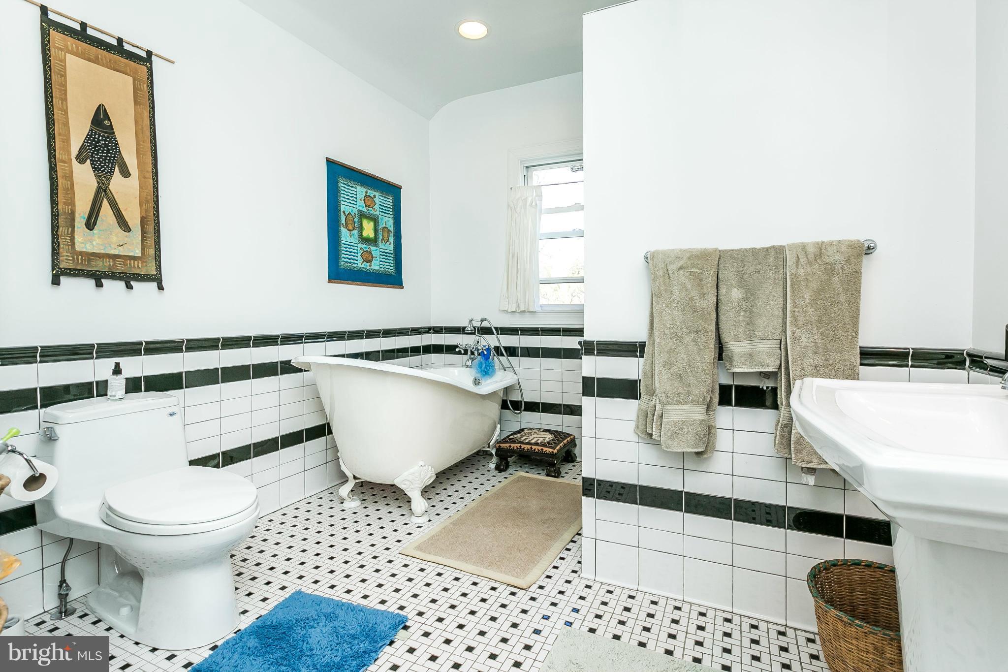 5700 Pimlico Road Baltimore, MD 21209 - Photo 19 of 30 Bath