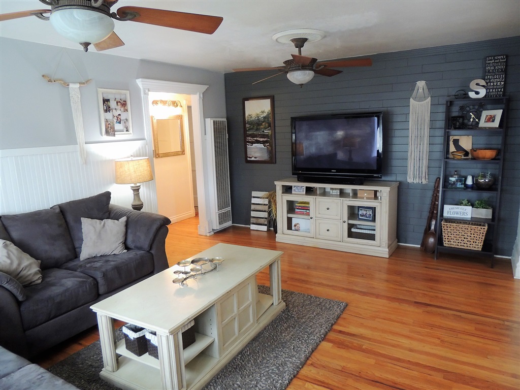 736 Hillsview Road El Cajon, CA 92020 - Photo 2 of 25 Gallery Image 2