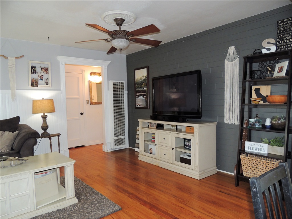 736 Hillsview Road El Cajon, CA 92020 - Photo 8 of 25 Gallery Image 8