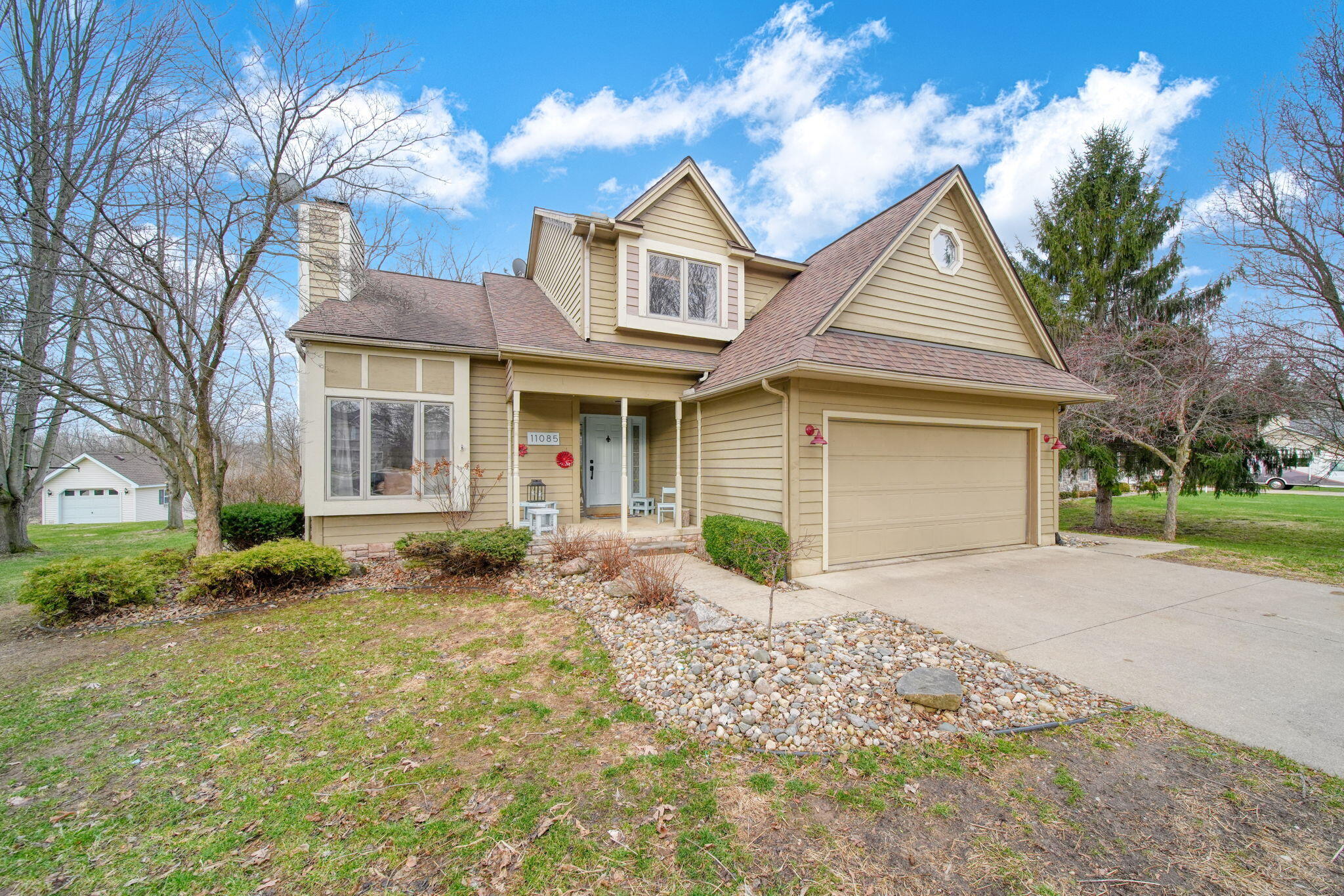 11085 Village Lane Clinton, MI 49236 - Photo 2 of 54 4-web-or-mls-DSC05198_HDR