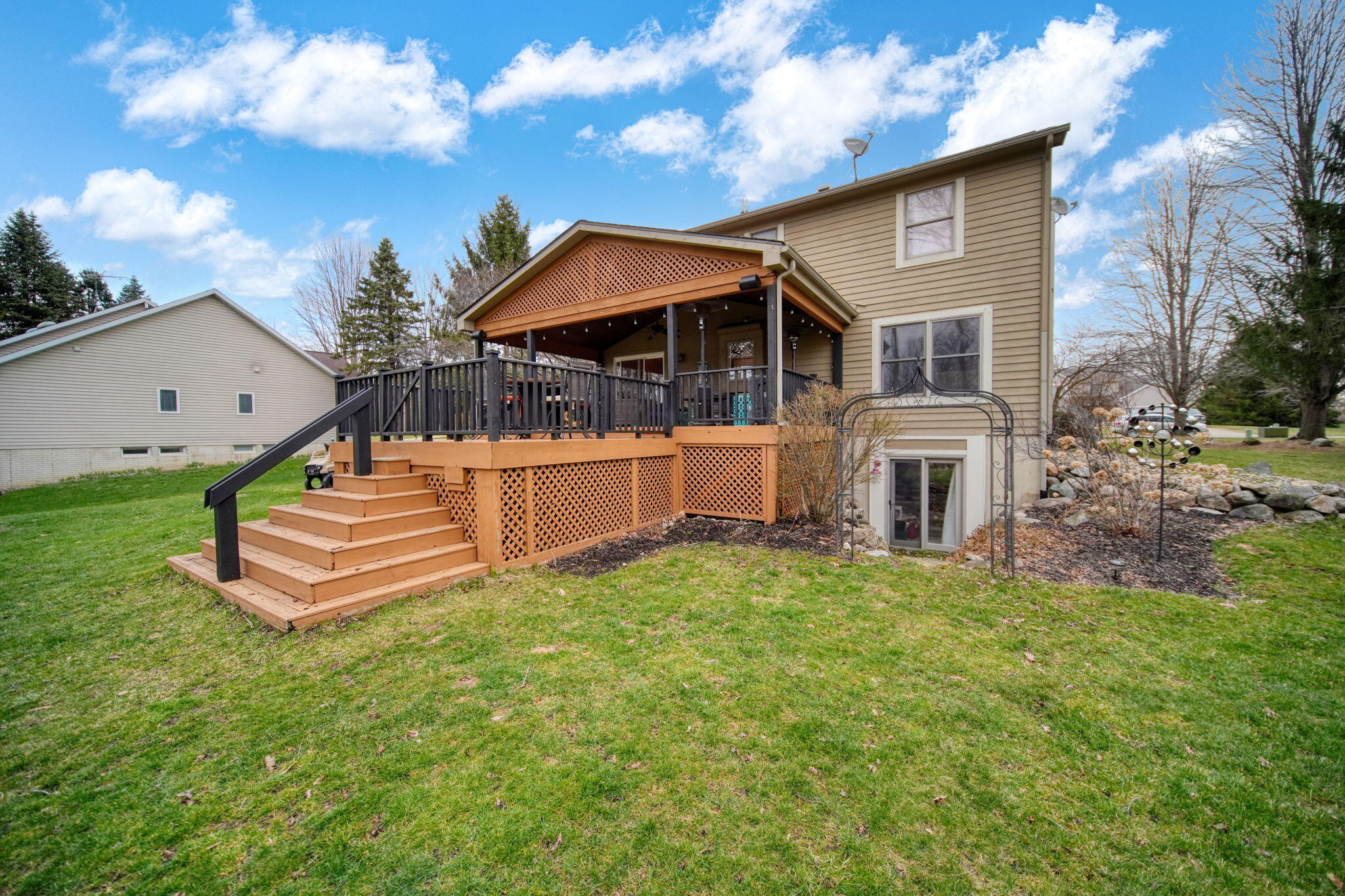 11085 Village Lane Clinton, MI 49236 - Photo 42 of 54 45-web-or-mls-DSC05138_HDR