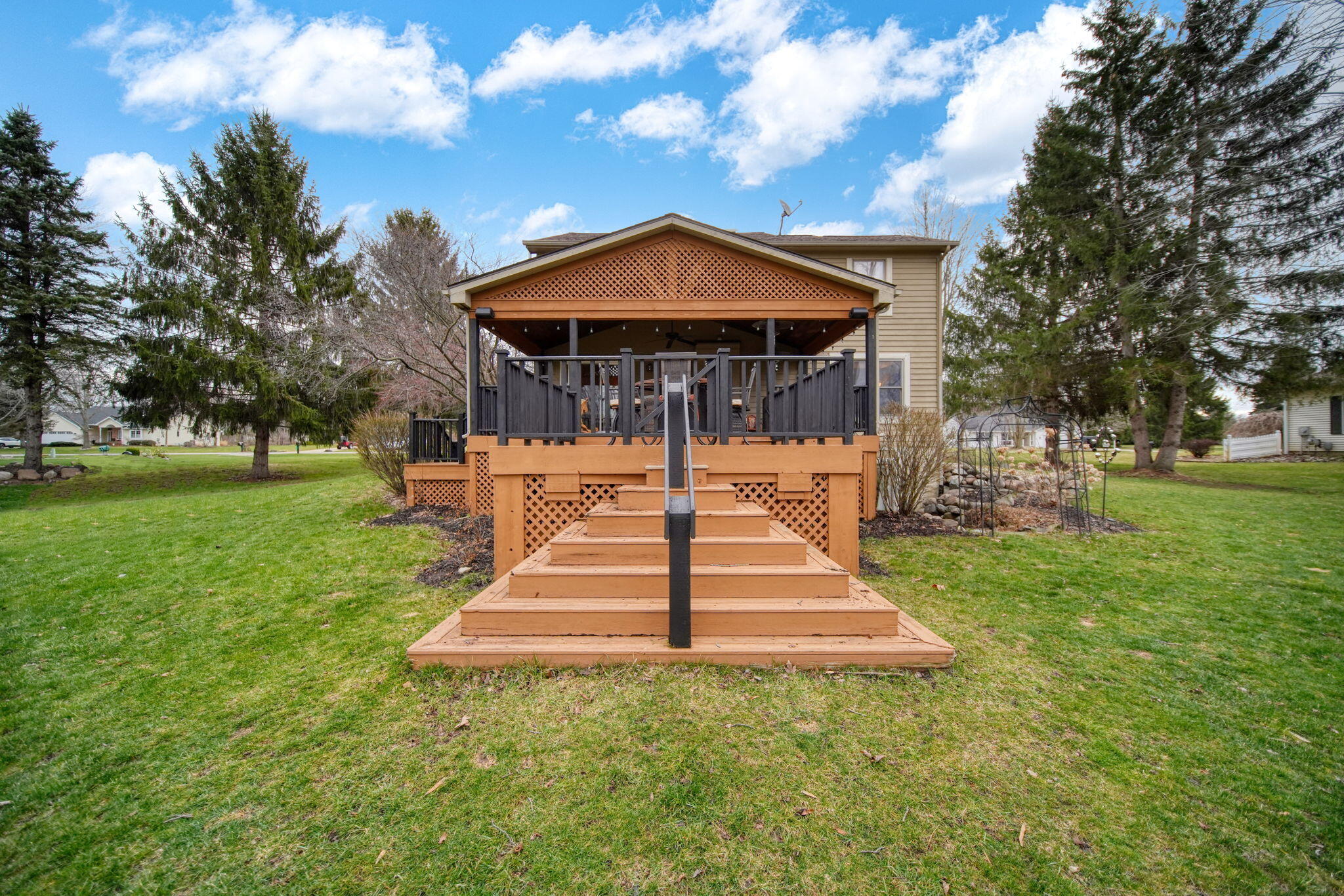11085 Village Lane Clinton, MI 49236 - Photo 43 of 54 46-web-or-mls-DSC05133_HDR