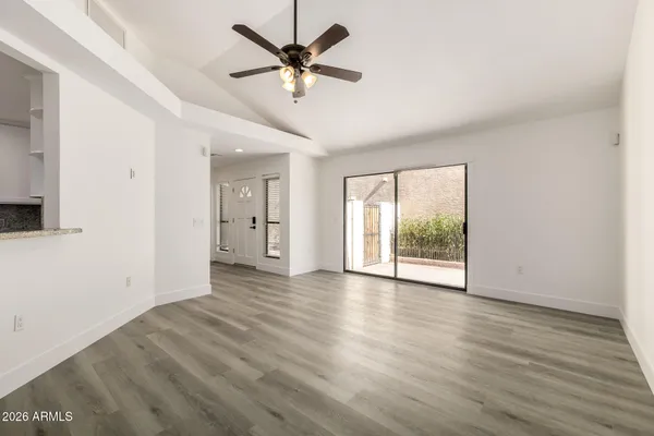 $469,900 | 1425 East Commerce Avenue, Gilbert, AZ 85234