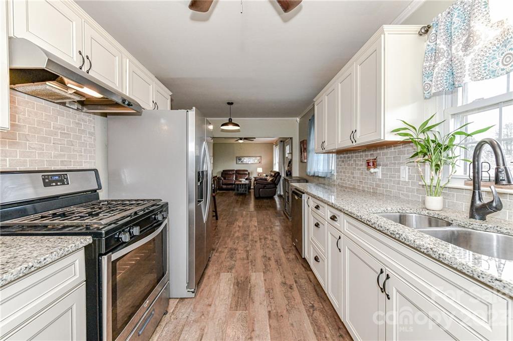 215 Park Road Mount Holly, NC 28120 - Photo 1 of 24 Gallery Image 1