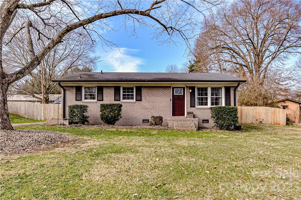215 Park Road Mount Holly, NC 28120 - Photo 4 of 24 Gallery Image 4