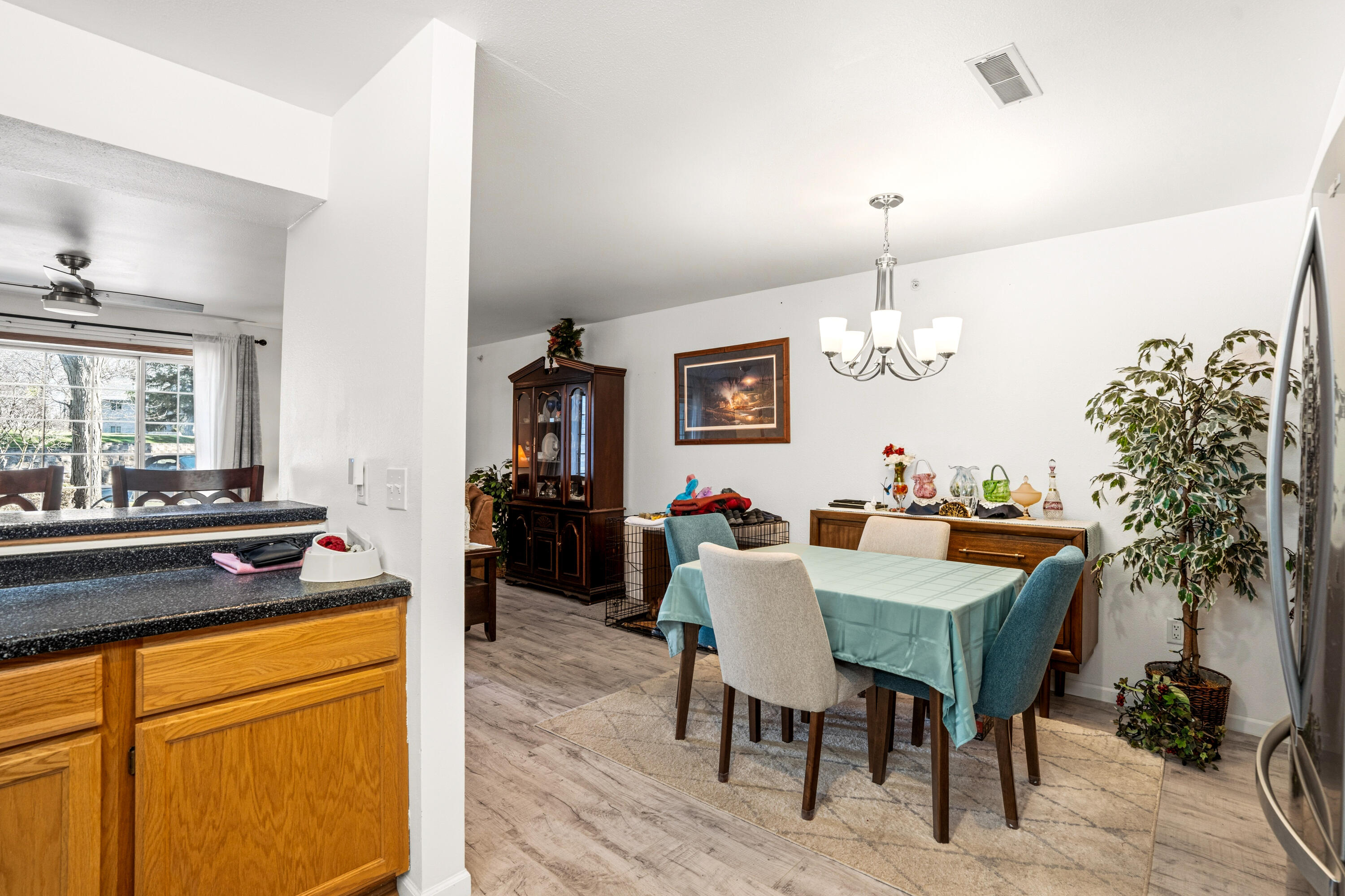 9390 West Loomis Road, Unit 3 Franklin, WI 53132 - Photo 11 of 27 Dining Area