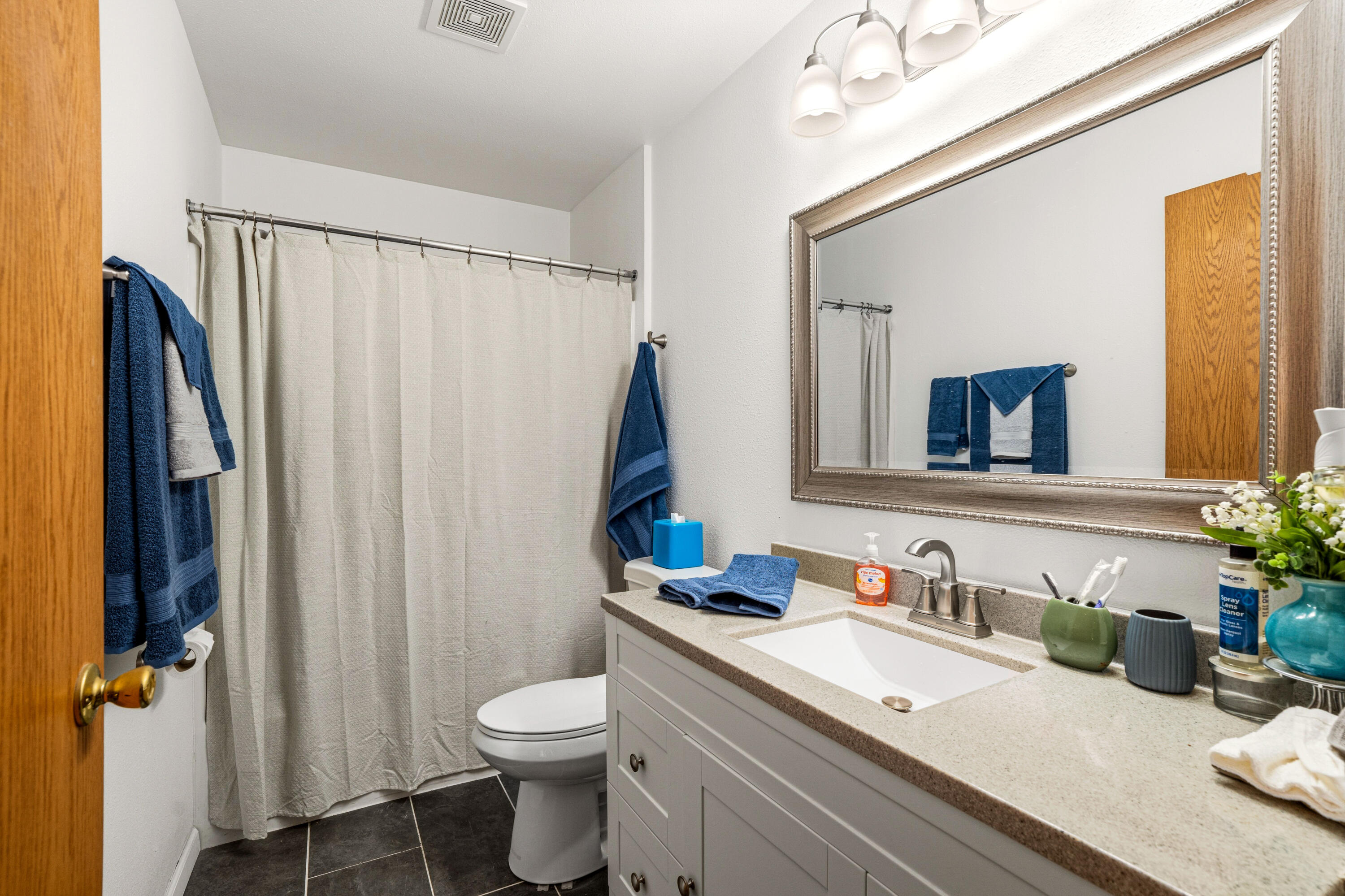 9390 West Loomis Road, Unit 3 Franklin, WI 53132 - Photo 15 of 27 Bathroom 1