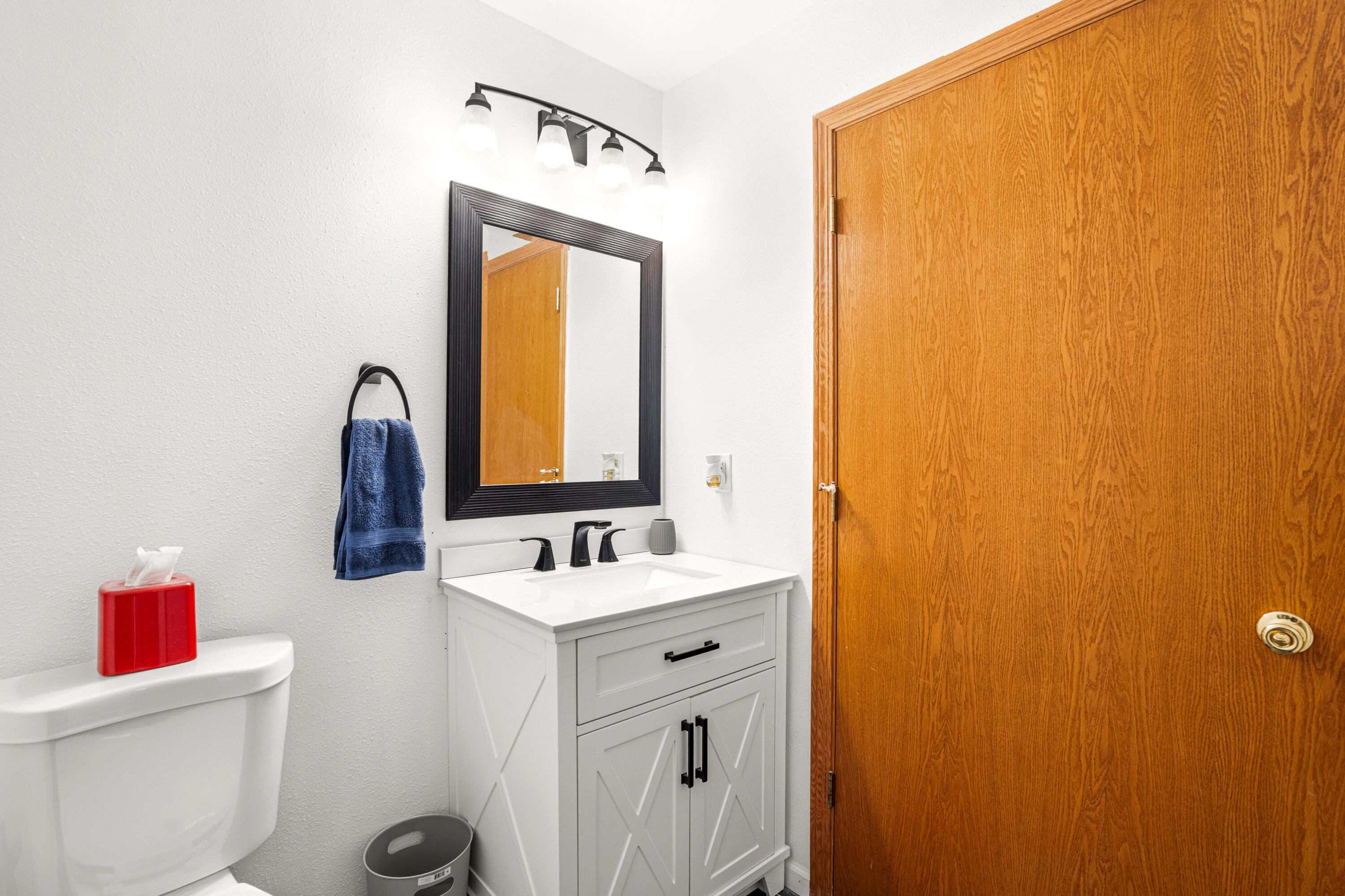 9390 West Loomis Road, Unit 3 Franklin, WI 53132 - Photo 19 of 27 Bathroom 2