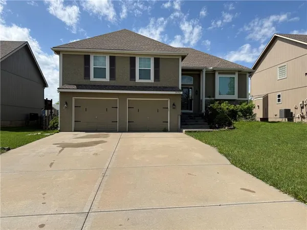 $410,000 | 1052 Wyndham Drive, Lansing, KS 66043