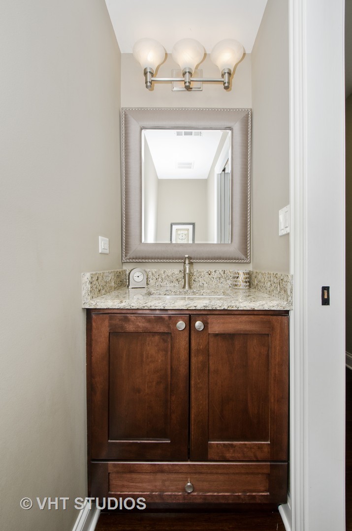 70 South Dee Road, Unit B Park Ridge, IL 60068 - Photo 12 of 28