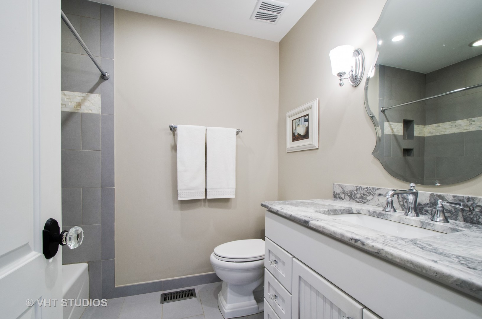 70 South Dee Road, Unit B Park Ridge, IL 60068 - Photo 16 of 28
