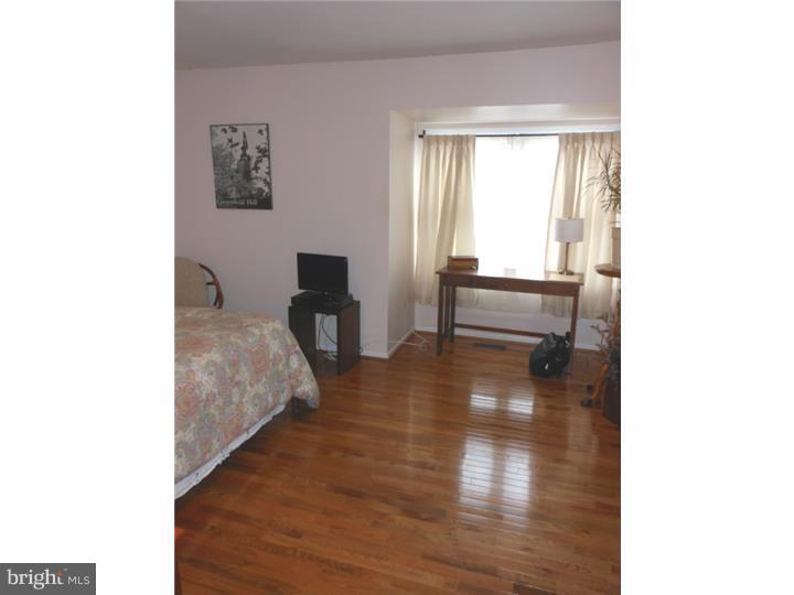 216 Springhouse Pond Wayne, PA 19087 - Photo 15 of 20 Bedroom 2