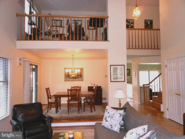 216 Springhouse Pond Wayne, PA 19087 - Photo 3 of 20 Living Room