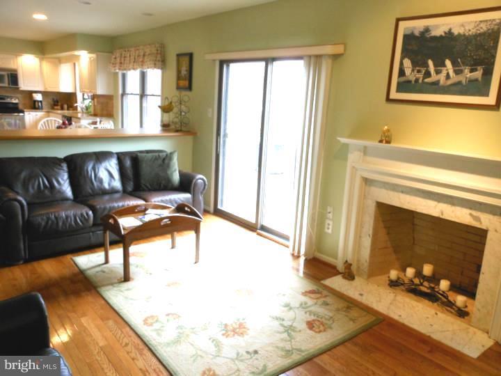 216 Springhouse Pond Wayne, PA 19087 - Photo 10 of 20 Family Room