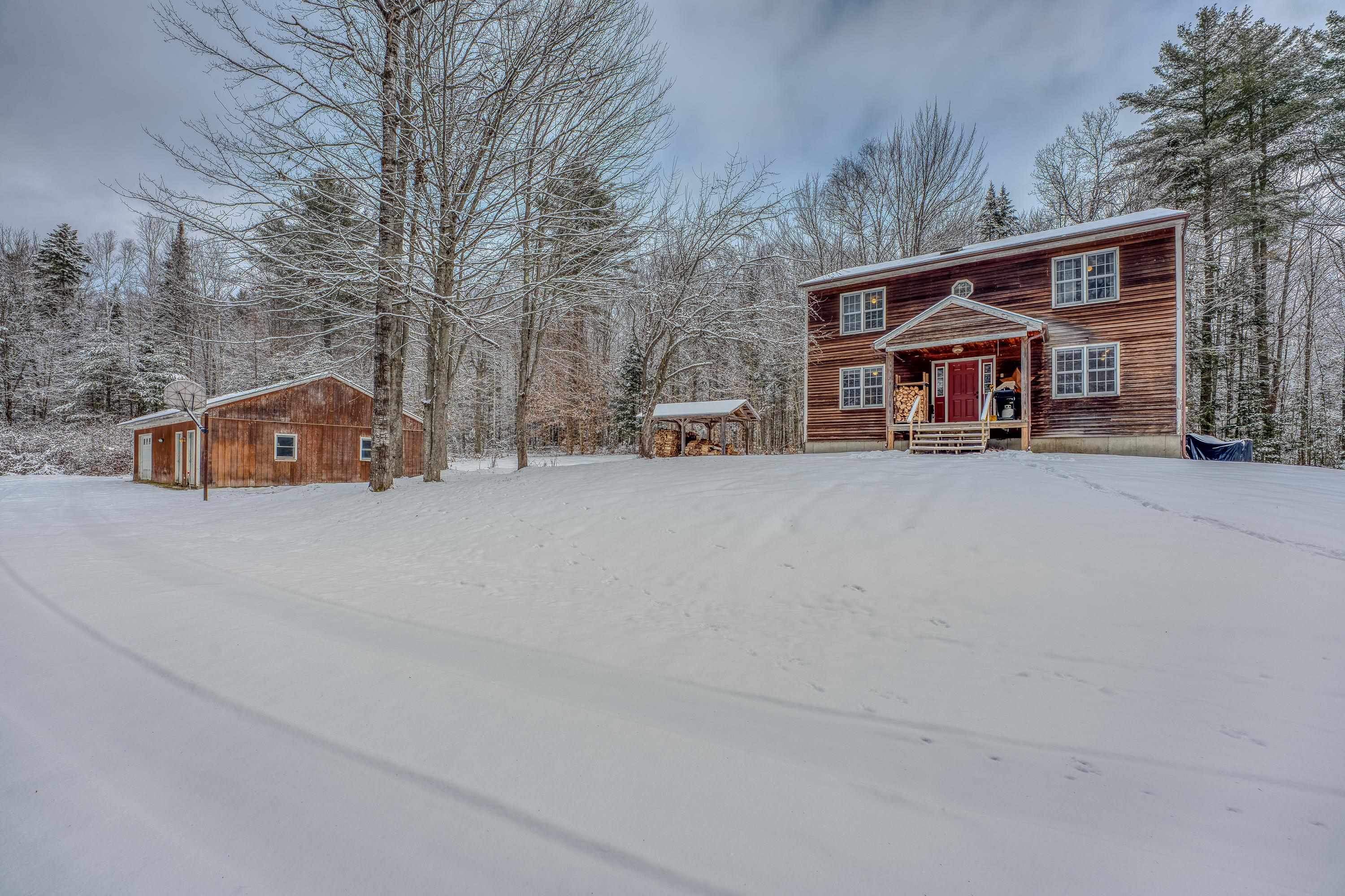 33 Spring Street Whitefield, NH 03598 - Photo 1 of 27