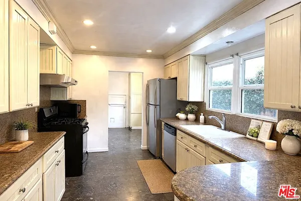 $7,550 | 3406 Wade Street, Los Angeles, CA 90066