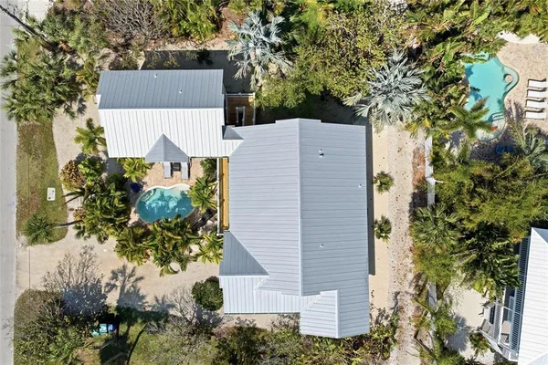 $1,999,000 | 246 Gladiolus Street, Anna Maria, FL 34216