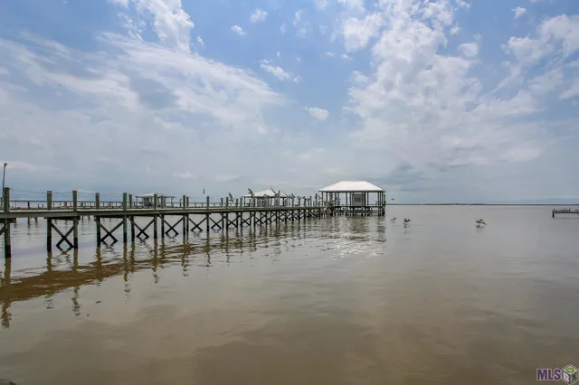 $875,000 | 115 Seagull Lane, Lake Charles, LA 70607