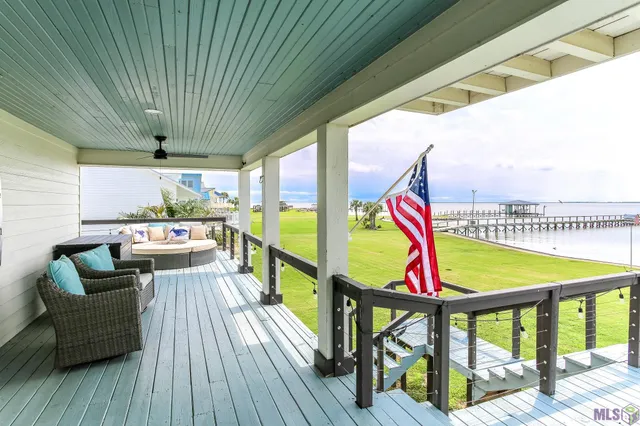 $875,000 | 115 Seagull Lane, Lake Charles, LA 70607