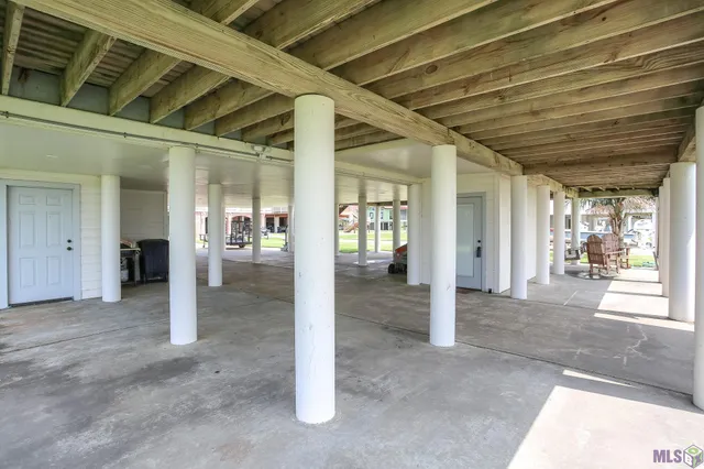 $875,000 | 115 Seagull Lane, Lake Charles, LA 70607