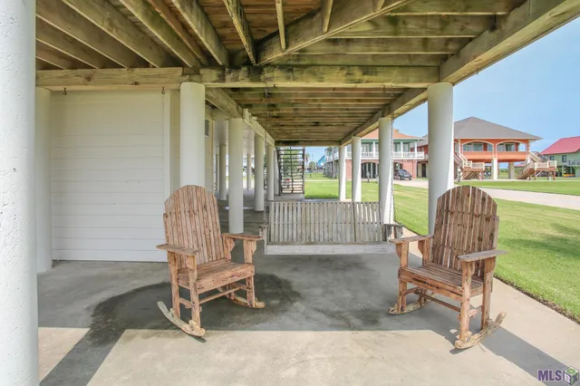 $875,000 | 115 Seagull Lane, Lake Charles, LA 70607