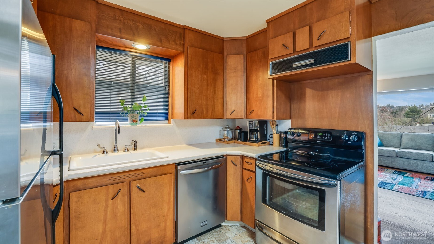 4719 Southwest Findlay Street Seattle, WA 98136 - Photo 8 of 26 Gallery Image 8