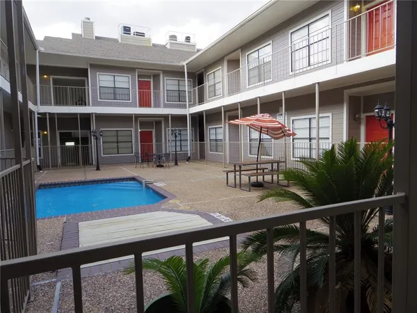 $1,995 | 915 West 23rd Street, Unit 112, Austin, TX 78705