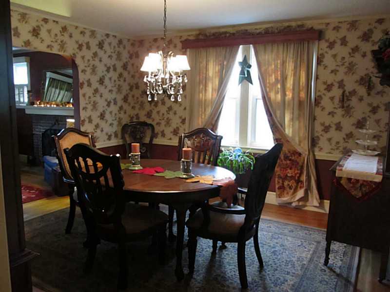 87 Fairfield Road Cranston, RI 02910 - Photo 7 of 25 Dining Room.