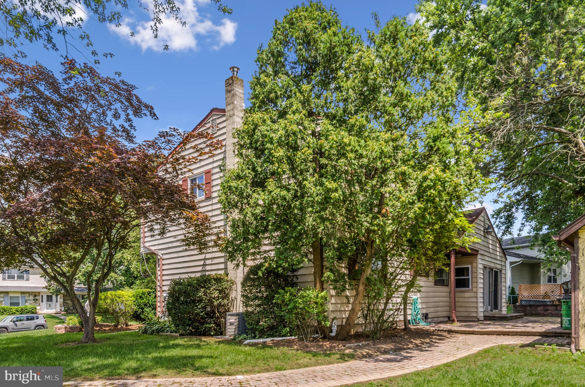 536 Fairhurst Road Fairless Hills, PA 19030 - Photo 2 of 38