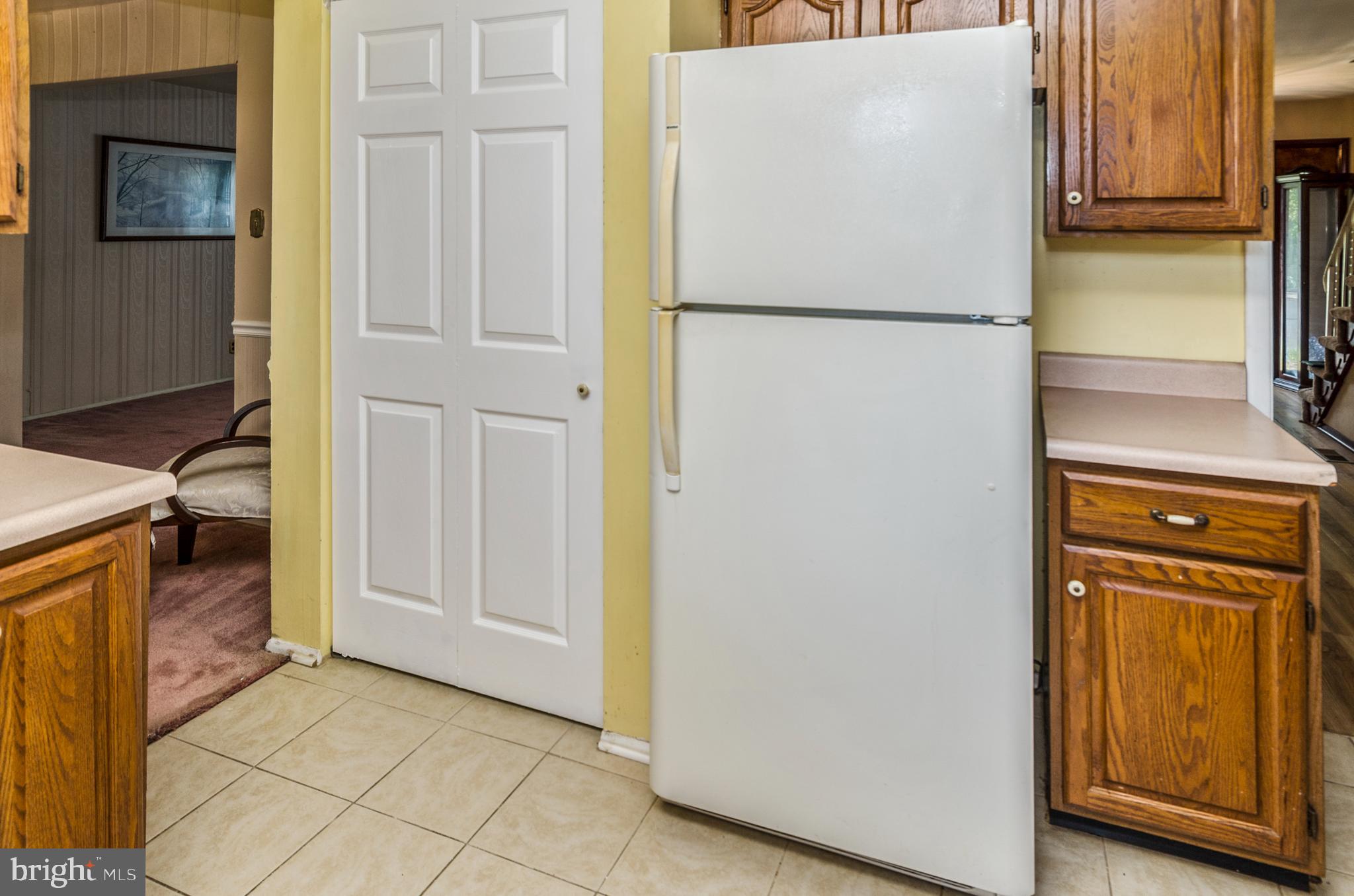 536 Fairhurst Road Fairless Hills, PA 19030 - Photo 11 of 38