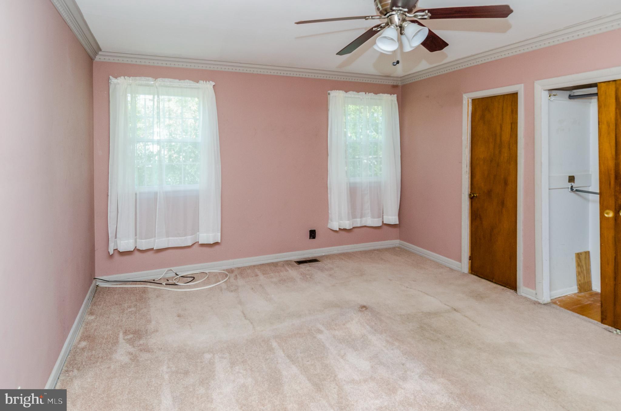 536 Fairhurst Road Fairless Hills, PA 19030 - Photo 12 of 38