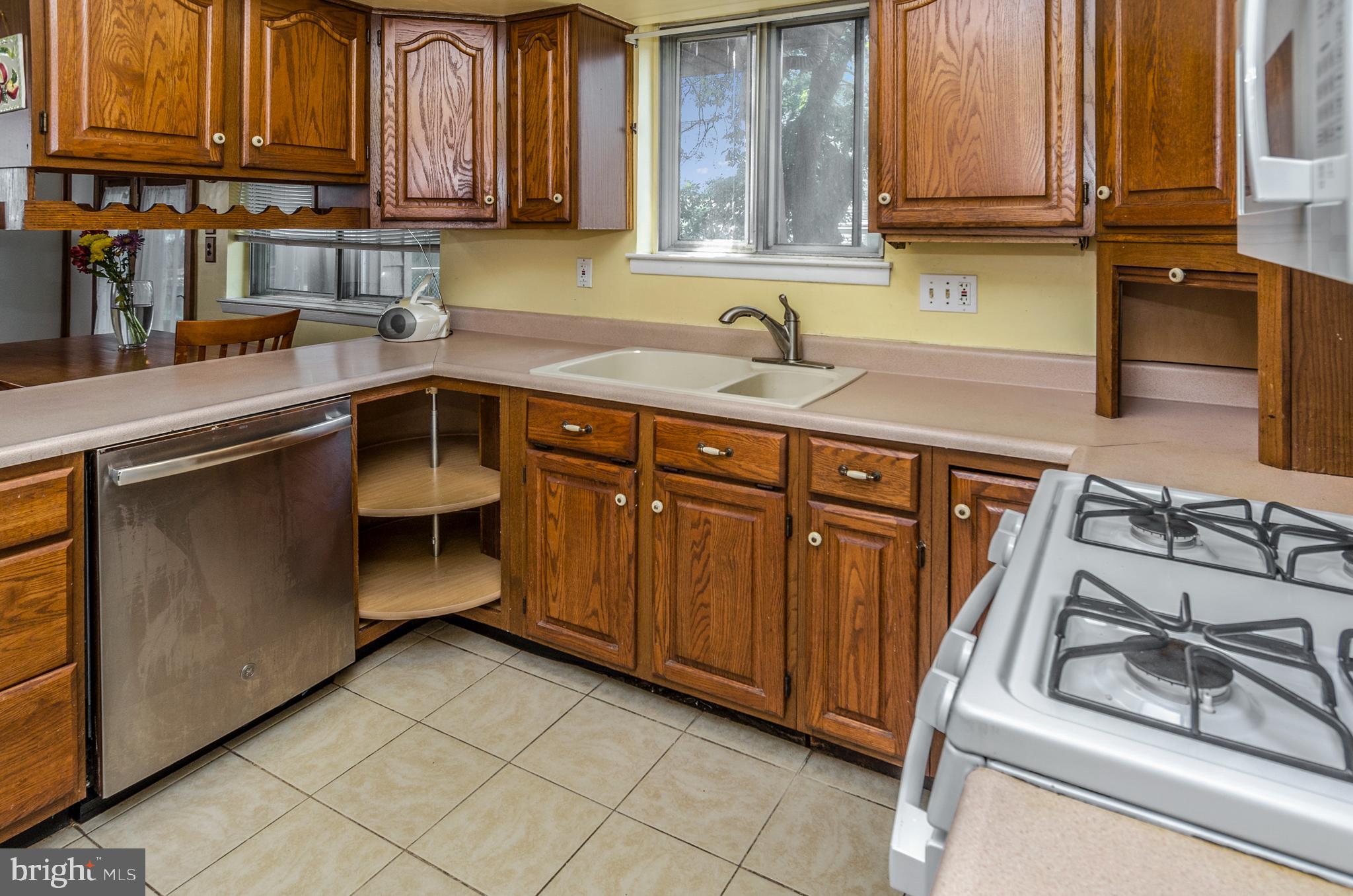 536 Fairhurst Road Fairless Hills, PA 19030 - Photo 30 of 38