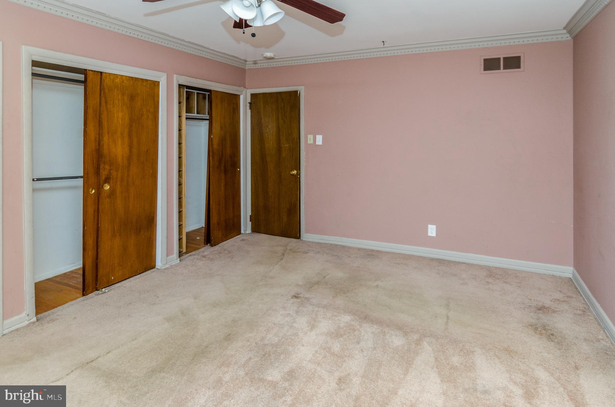 536 Fairhurst Road Fairless Hills, PA 19030 - Photo 4 of 38