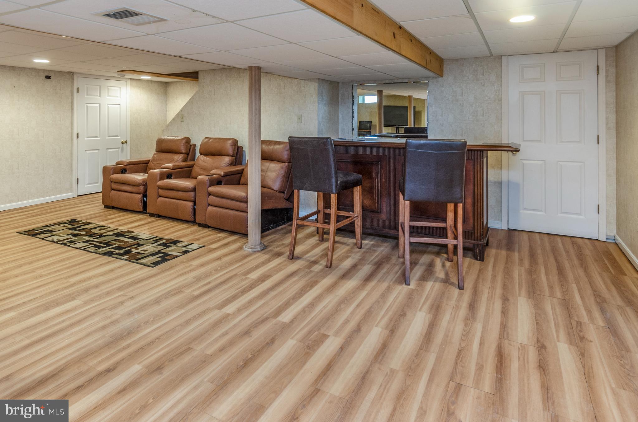 536 Fairhurst Road Fairless Hills, PA 19030 - Photo 5 of 38