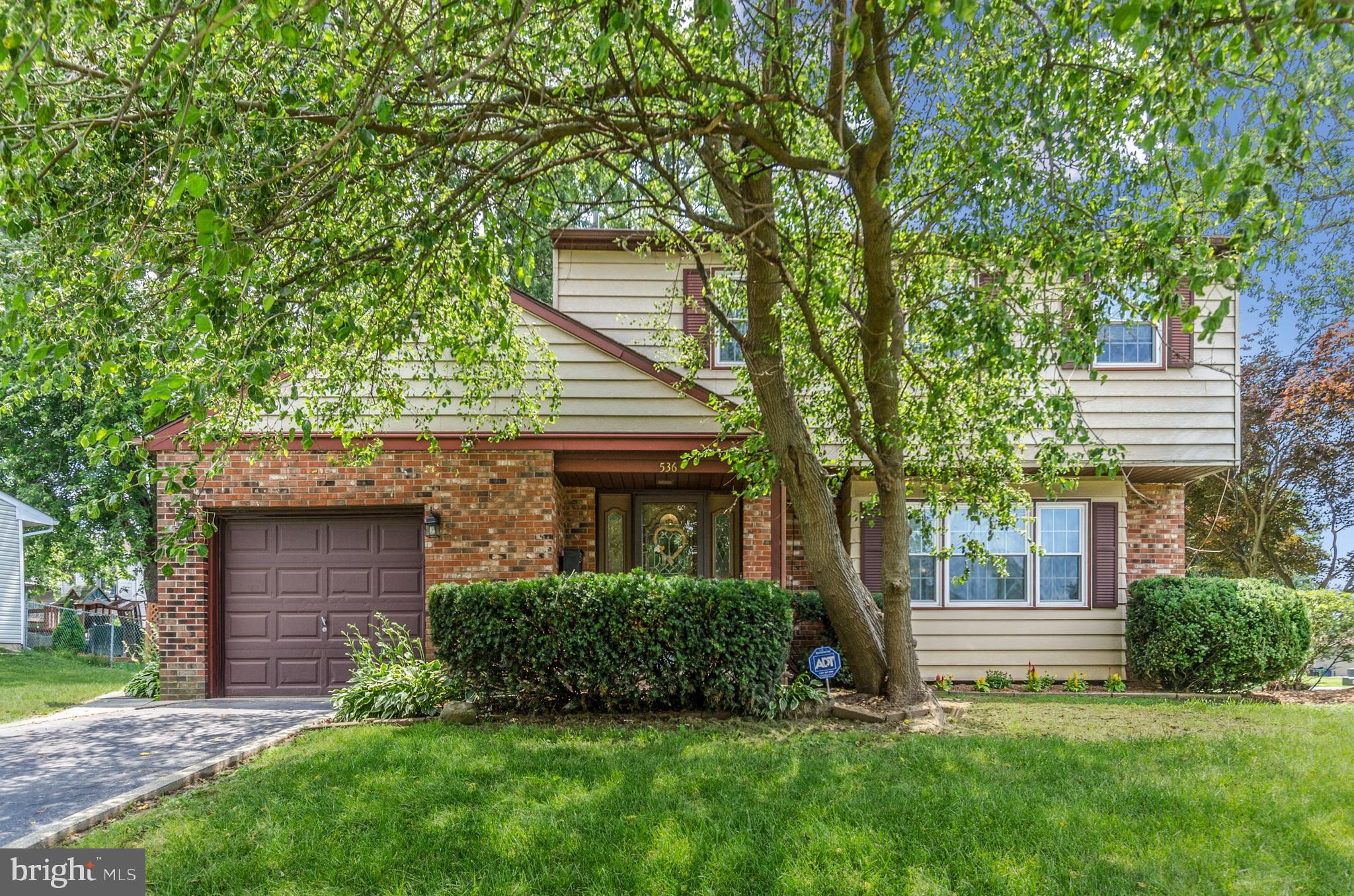 536 Fairhurst Road Fairless Hills, PA 19030 - Photo 9 of 38