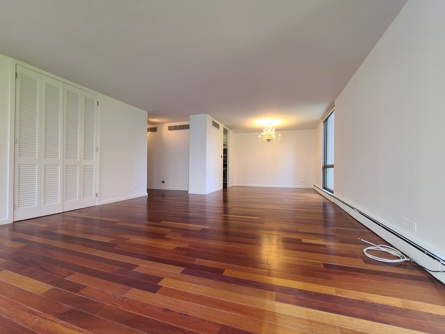 1310 North Ritchie Court, Unit 6D Chicago, IL 60610 - Photo 8 of 26 Gallery Image 8