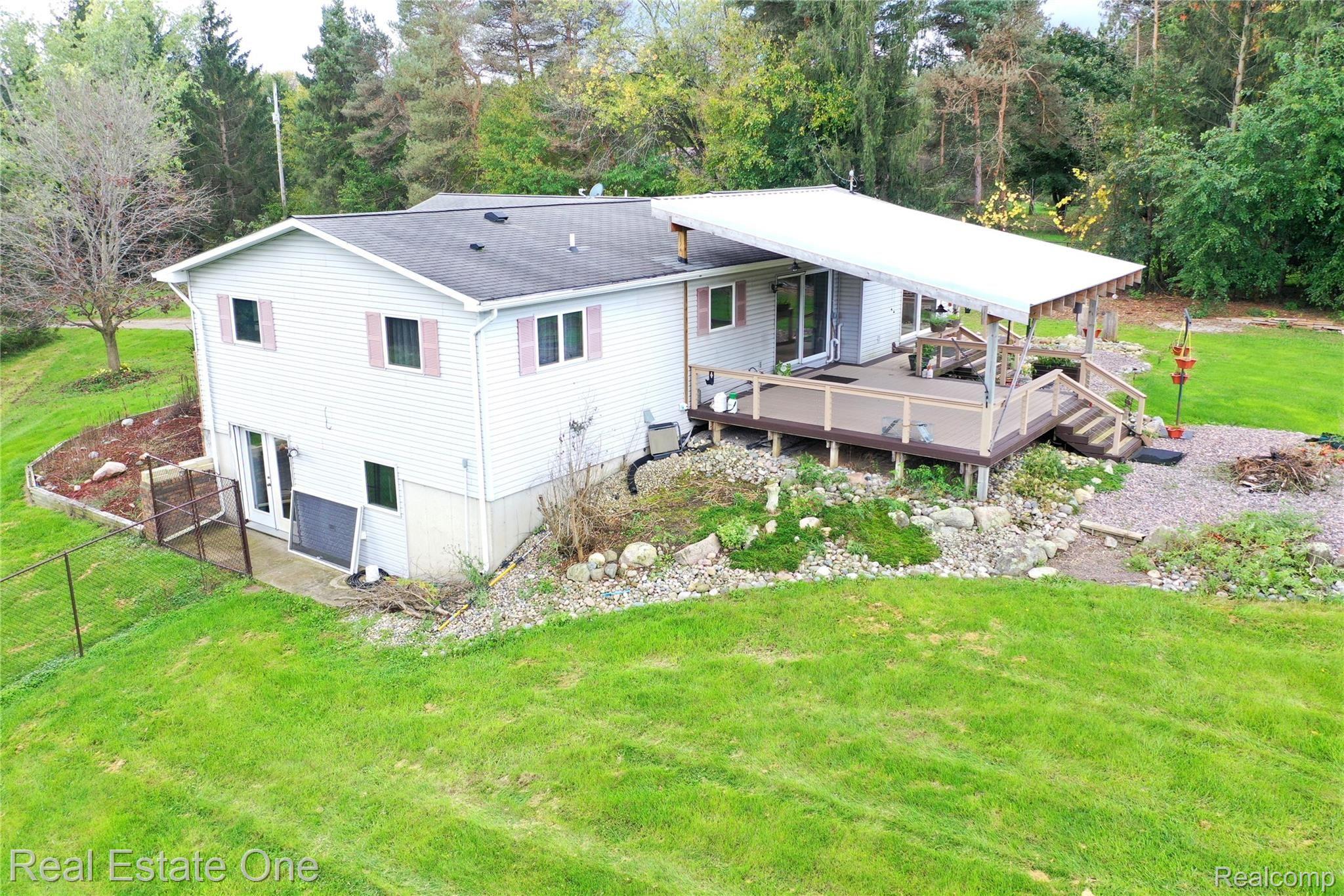 12463 Green Road Goodrich, MI 48438 - Photo 8 of 50 6.jpeg