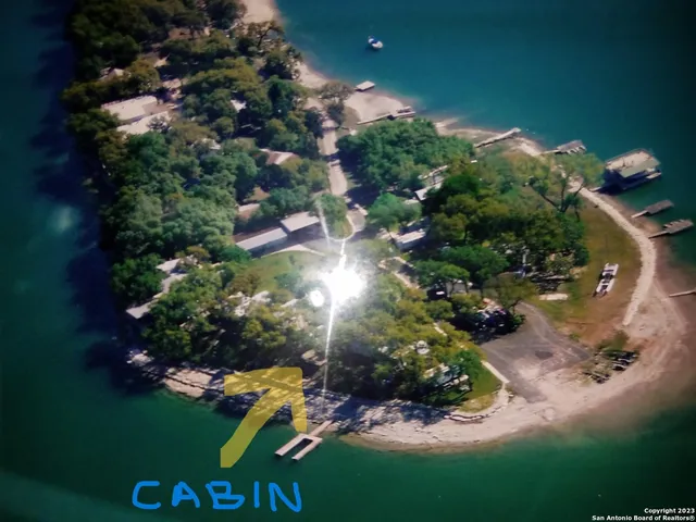 $1,400 | 955 Faurie Road, Unit CEDAR CABIN, Lakehills, TX 78063