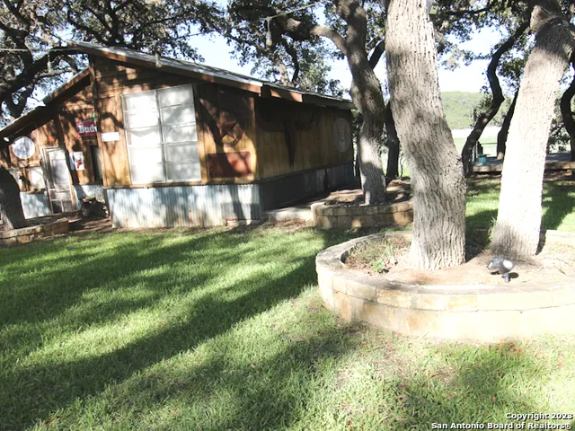 $1,400 | 955 Faurie Road, Unit CEDAR CABIN, Lakehills, TX 78063