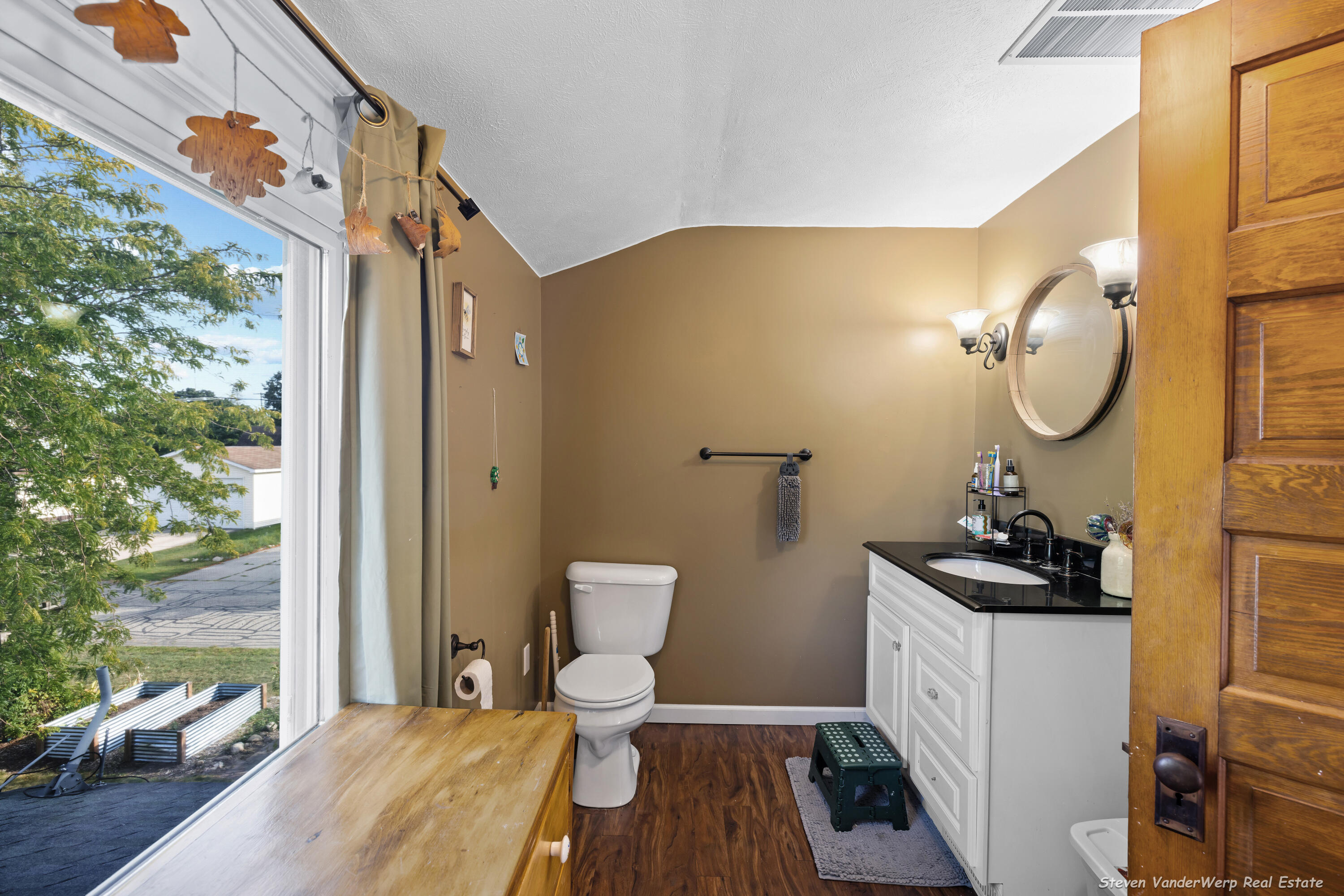 120 South Union Street Sparta, MI 49345 - Photo 13 of 38 120 s union-0024