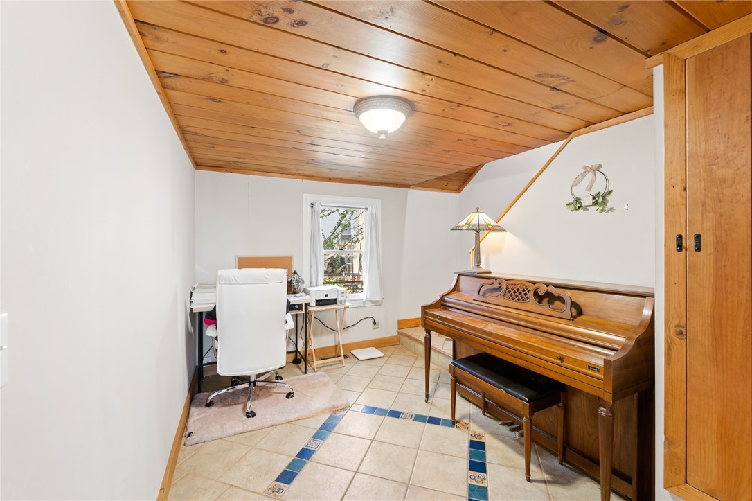 68 Appleton Street Cranston, RI 02910 - Photo 13 of 20