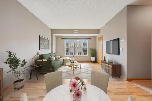 $209,900 | 4824 East 53rd Street, Unit 422, Minneapolis, MN 55417