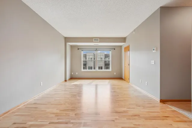 $209,900 | 4824 East 53rd Street, Unit 422, Minneapolis, MN 55417