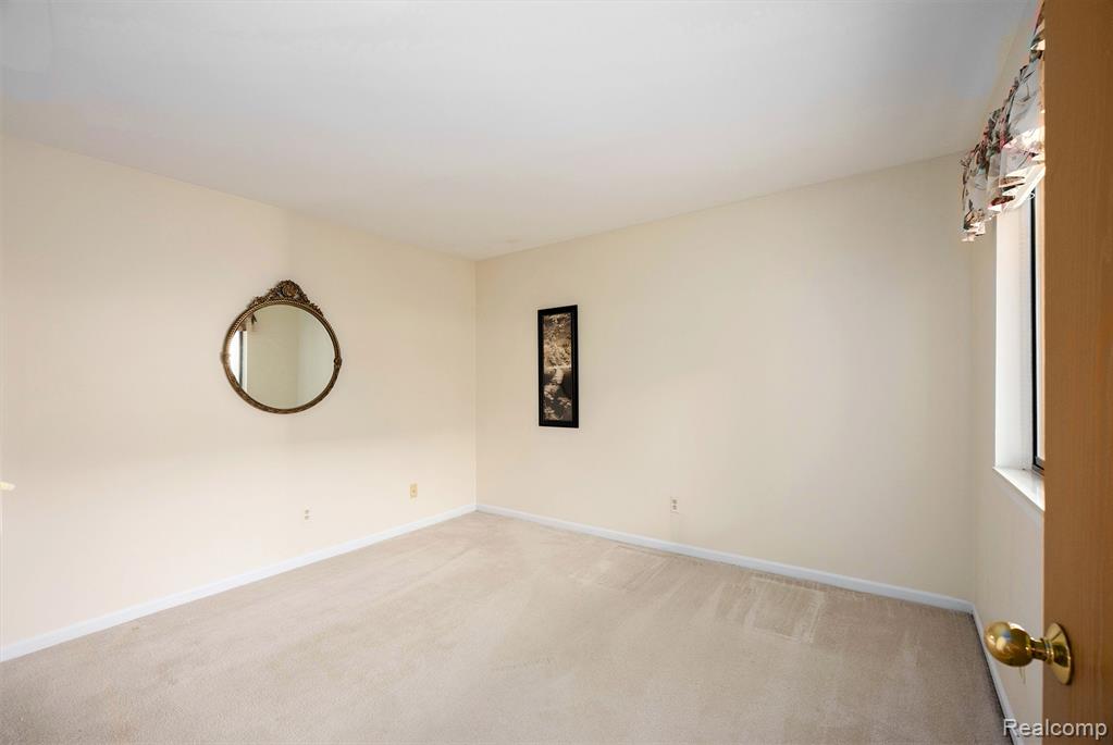 985 Wexford Way Rochester Hills, MI 48307 - Photo 13 of 26