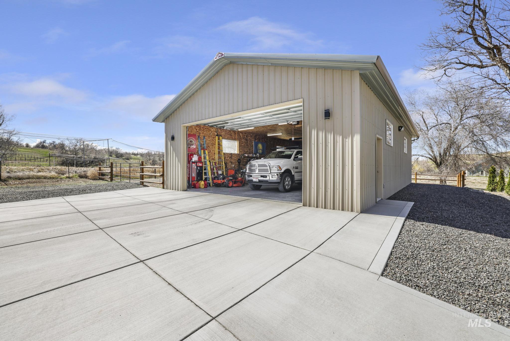 4485 Silver Creek Road Buhl, ID 83316 - Photo 6 of 44