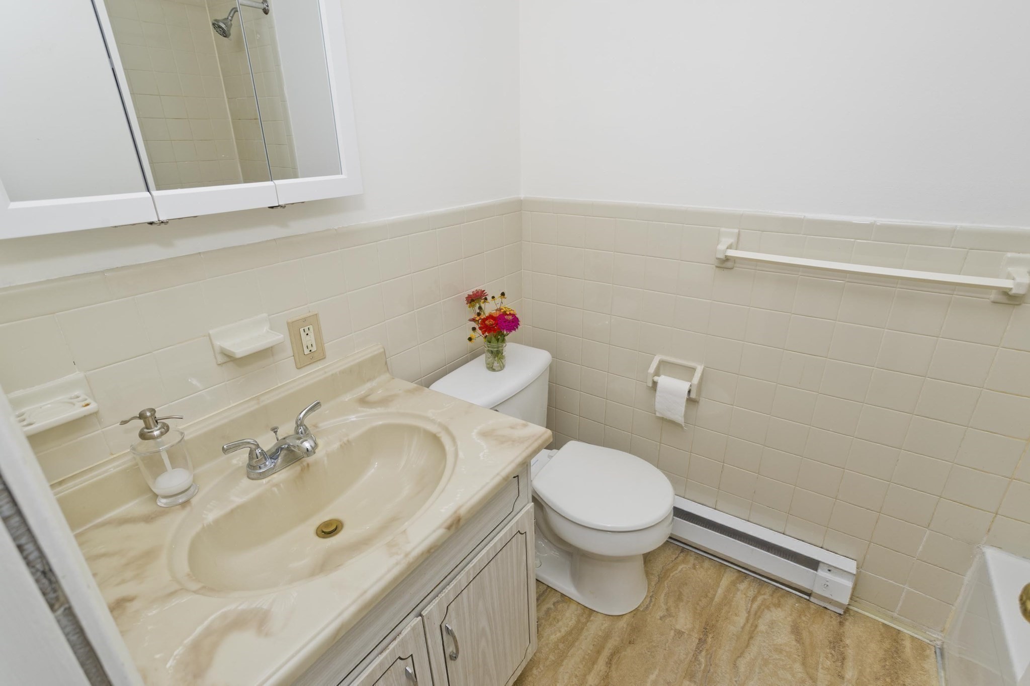 80 Damon Road, Unit 8206 Northampton, MA 01060 - Photo 14 of 24 Gallery Image 14