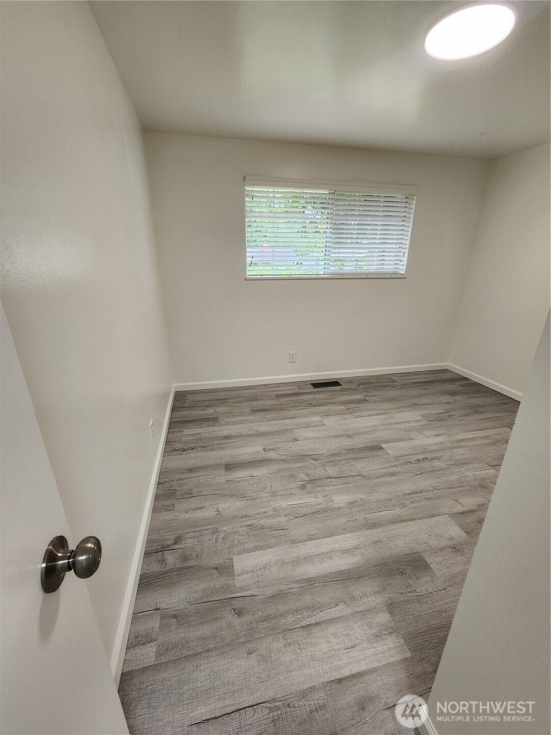 8810 Northeast 187th Street Bothell, WA 98011 - Photo 28 of 40